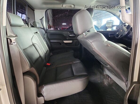 3GCUKSEC8JG176074 2018 CHEVROLET SILVERADO Серебряный Вид задней части салона