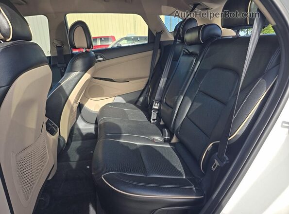 KM8J33A25HU513628 2017 HYUNDAI TUCSON White წინა სალონის ხედი