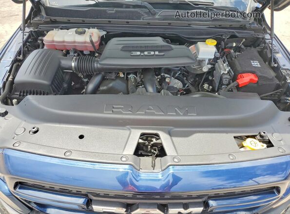 1C6RREFM1NN446485 2022 RAM 1500 Blue Widok komory silnika