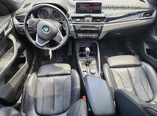 WBXHT3C34J5K27989 2018 BMW X1 Gray Սարքավորումների վահանակի տեսք