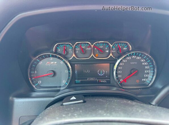 1GCVKREC3JZ373599 2018 CHEVROLET SILVERADO Серебряный Вид панели приборов