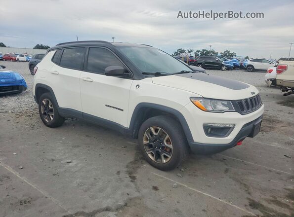 3C4NJDDB6JT451332 2018 JEEP COMPASS White Front view