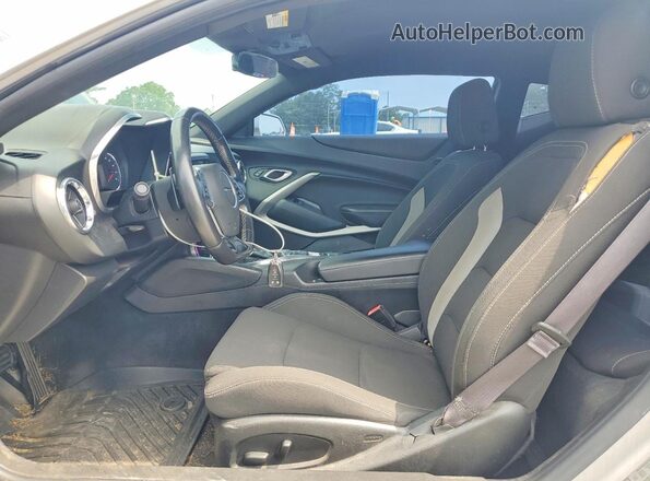 1G1FB1RS4H0177668 2017 CHEVROLET CAMARO Silver Vista del salpicadero