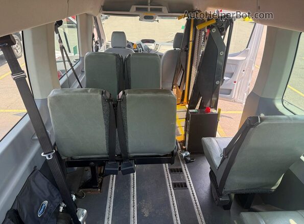 1FDZX2XM7GKB41228 2016 FORD TRANSIT Silver Widok wnętrza z tyłu