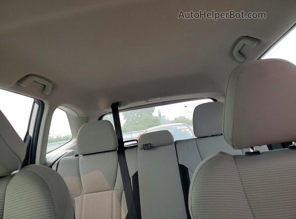 JF2SKACC7KH588371 2019 SUBARU ACCENT White Vista interior trasera