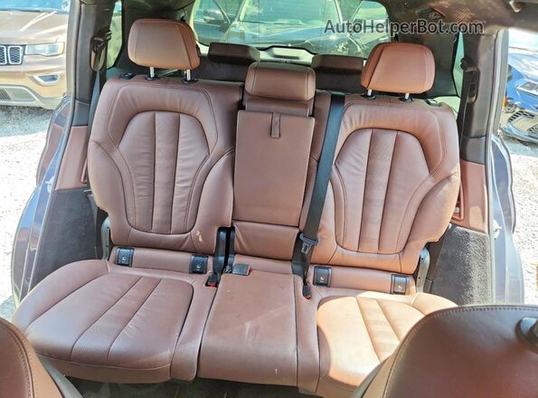 5UXCX4C53KLS39033 2019 BMW X7 Gray Սալոնի հետևի տեսք
