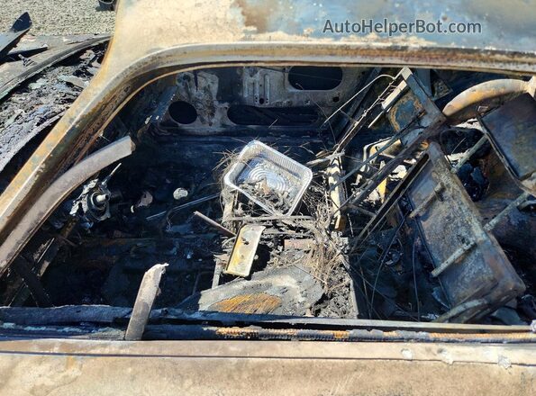 9112102693 1972 PORSCHE 911 Пожар Вид салона спереди