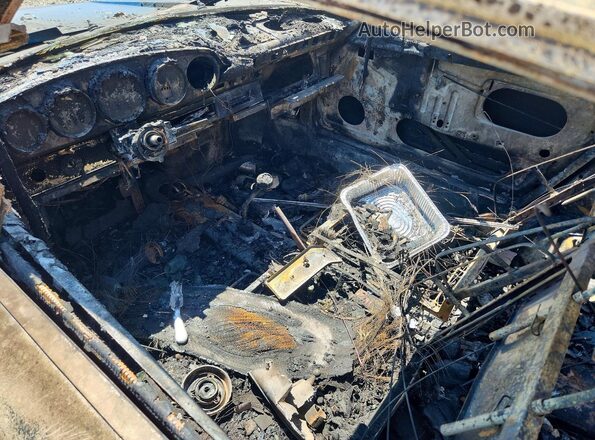 9112102693 1972 PORSCHE 911 Пожар Вид панели приборов
