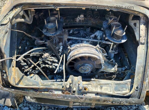 9112102693 1972 PORSCHE 911 Пожар Вид задней части салона