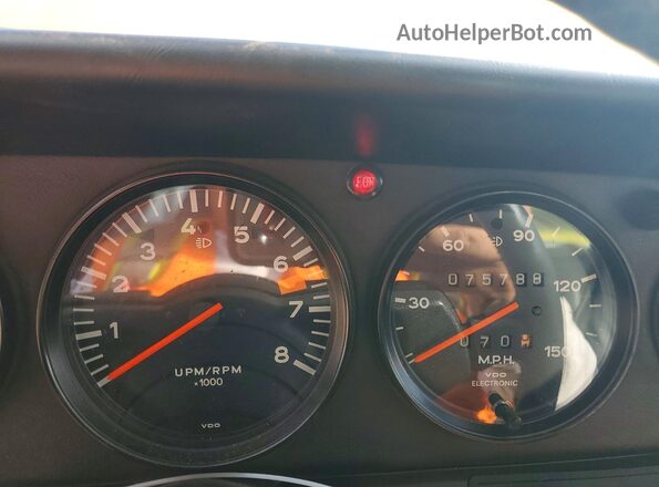 9117211399 1977 PORSCHE 911 Yellow Vista del cuadro de instrumentos