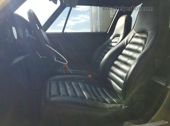 9117211399 1977 PORSCHE 911 Yellow Vista interior delantera