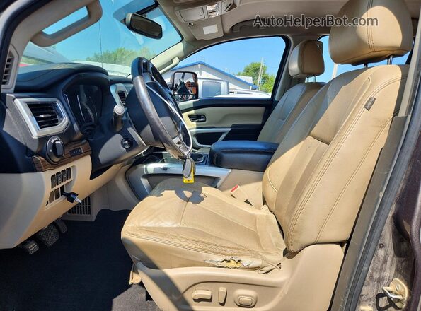 1N6BA1F48GN502769 2016 NISSAN TITAN Серый Вид панели приборов