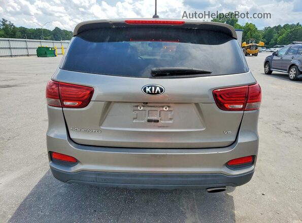 5XYPG4A5XKG488995 2019 KIA SORENTO Silver Սալոնի դիմացի տեսք