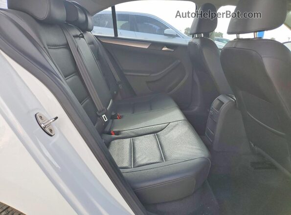 3VWDB7AJXHM255546 2017 VOLKSWAGEN JETTA White უკანა სალონის ხედი