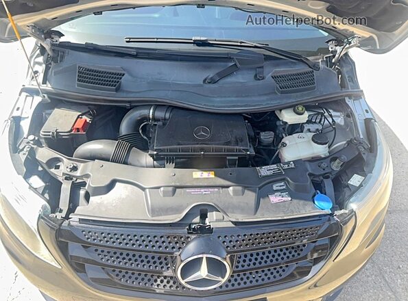 WD4PG2EE9K3582732 2019 MERCEDES-BENZ METRIS Черный Вид панели приборов
