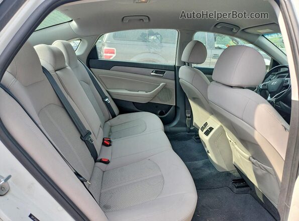 5NPE34AF6JH728112 2018 HYUNDAI SONATA White Սալոնի հետևի տեսք