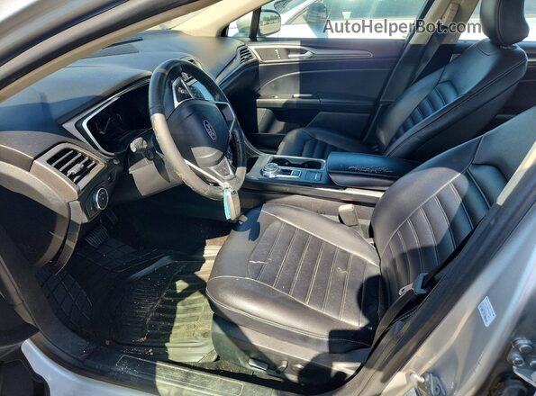 3FA6P0CD3KR270515 2019 FORD FUSION Silver Widok deski rozdzielczej