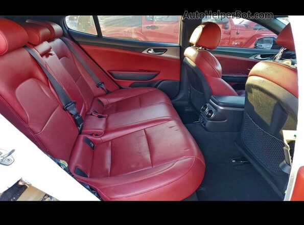 KNAE35LC2K6052811 2019 KIA STINGER White Вид салону спереду