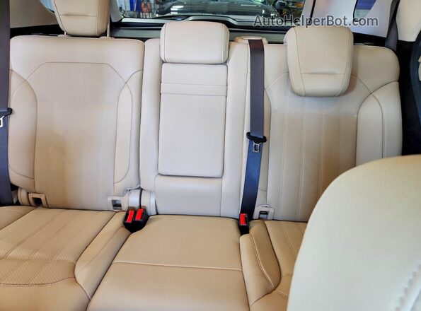 4JGDA5HB9HA973431 2017 MERCEDES-BENZ GLE White Widok wnętrza z tyłu