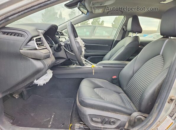 JTNB11HK4J3037095 2018 TOYOTA CAMRY Silver Dashboard view