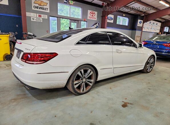 WDDKJ6HB2GF331397 2016 MERCEDES-BENZ E Белый Передняя правая четверть