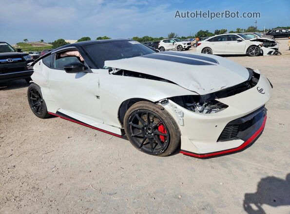JN1BZ4CH2RM362394 2024 NISSAN Z White Widok z przodu