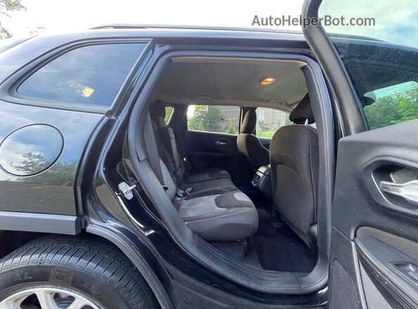 1C4PJMAS2GW220671 2016 JEEP CHEROKEE Черный Вид салона спереди