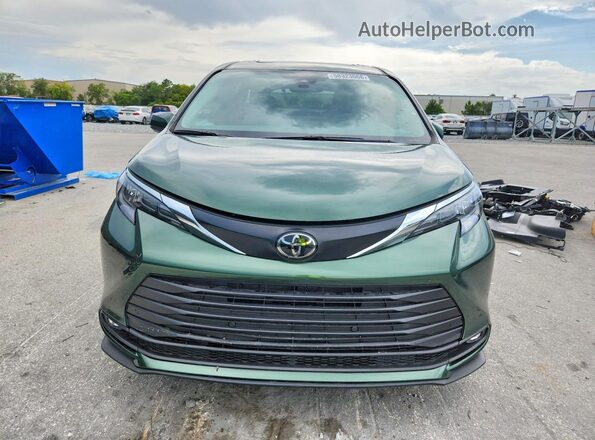 5TDYRKEC2TS300227 2026 TOYOTA SIENNA Green Rear view