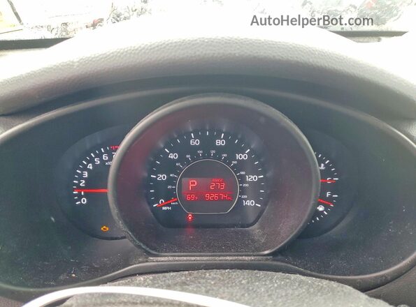 KNDJN2A27H7496256 2017 KIA SOUL Gray Widok tylnych siedzeń