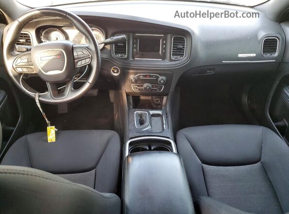 2C3CDXAG8JH239299 2018 DODGE CHARGER White Widok zestawu wskaźników