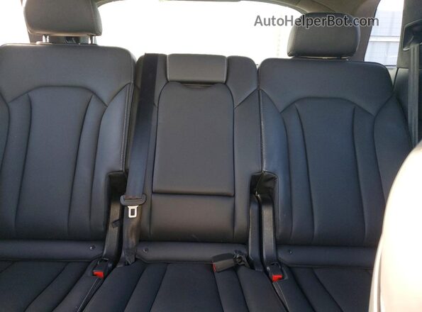 WA1VVBF78SD022700 2025 AUDI Q7 Tan უკანა სალონის ხედი