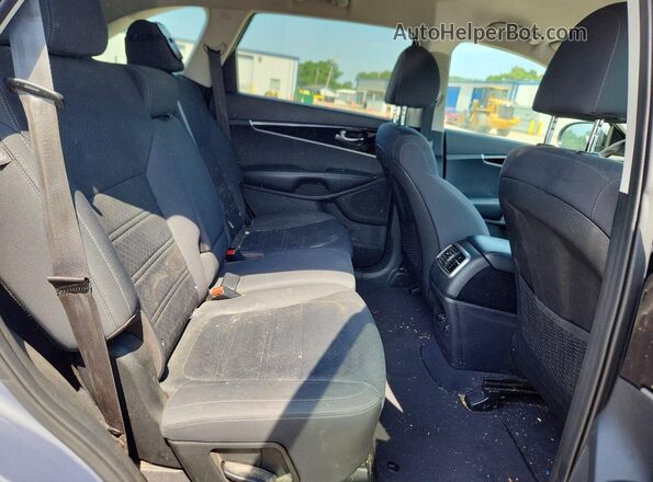 5XYPG4A53LG612686 2020 KIA SORENTO Gray Widok wnętrza z tyłu