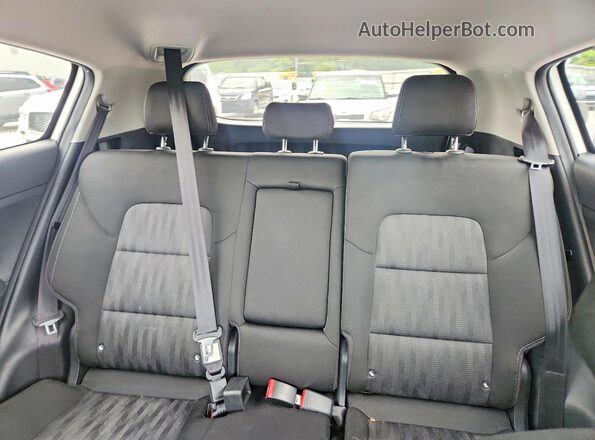 KNDPMCAC8H7127708 2017 KIA SPORTAGE White Widok wnętrza z tyłu