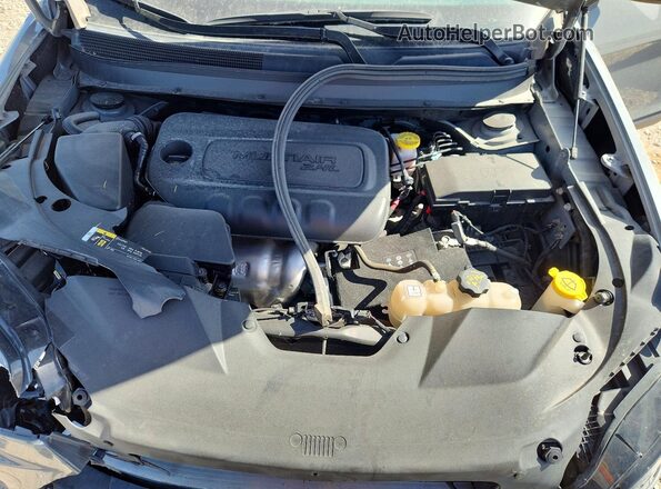 1C4PJLDB7LD623993 2020 JEEP CHEROKEE Gray ძრავის განყოფილების ხედი