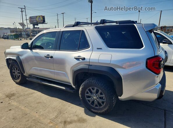 JTEVA5AR7S5003489 2025 TOYOTA 4RUNNER Серебряный Задняя правая четверть