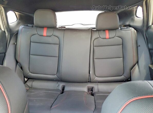 KL77LJEP2TC034104 2026 CHEVROLET TRAX Cream Вид задньої частини салону