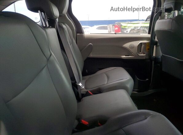 5TDJRKEC7RS217788 2024 TOYOTA SIENNA Silver Vista del compartimento del motor