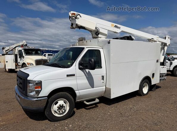 1FDWE3FNXRDD18161 2024 FORD ECONOLINE White უკანა მარჯვენა