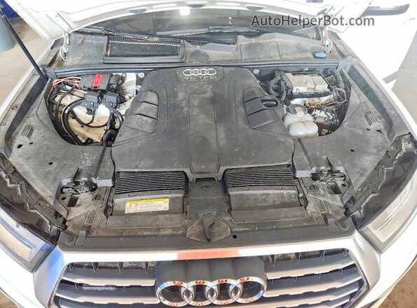 WA1LAAF76JD027261 2018 AUDI Q7 White Engine compartment view
