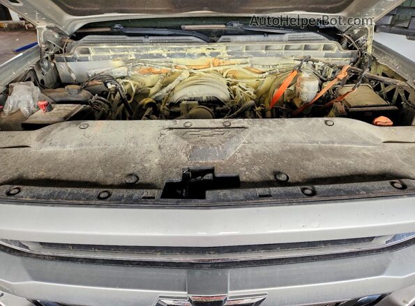 3GCUKSEC8JG176074 2018 CHEVROLET SILVERADO Серебряный Вид подкапотного пространства