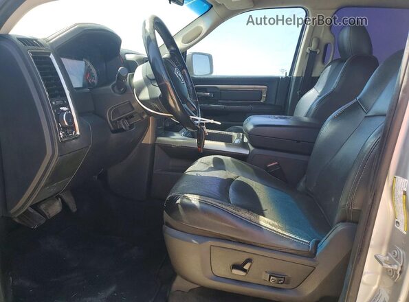 3C6UR5DJXHG678860 2017 RAM 2500 Silver Առջևի վահանակի տեսք