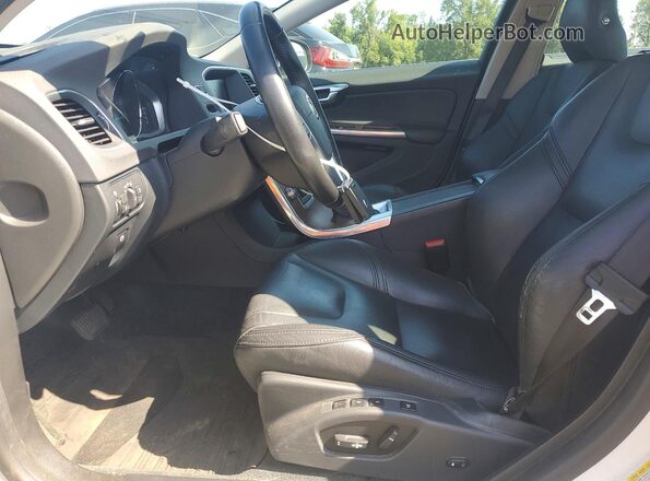LYV402FK3GB109264 2016 VOLVO S60 Белый Вид панели приборов