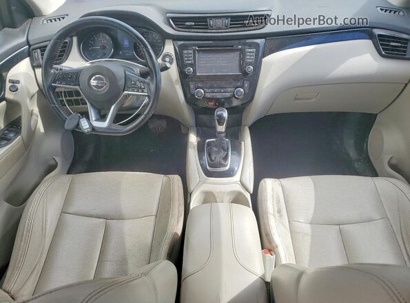JN1BJ1CR4HW136245 2017 NISSAN QASHQAI Blue Widok deski rozdzielczej