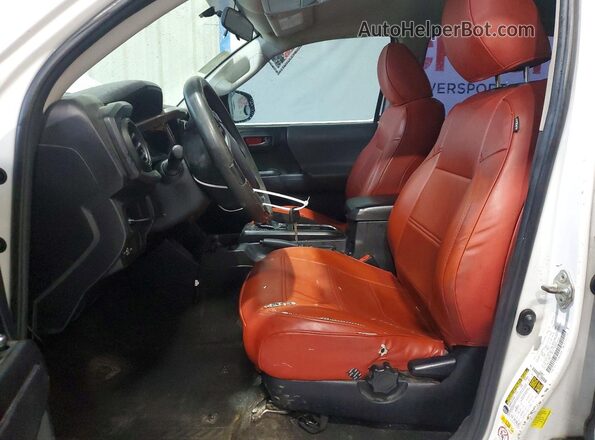 5TFAX5GN8HX102096 2017 TOYOTA TACOMA White Dashboard view
