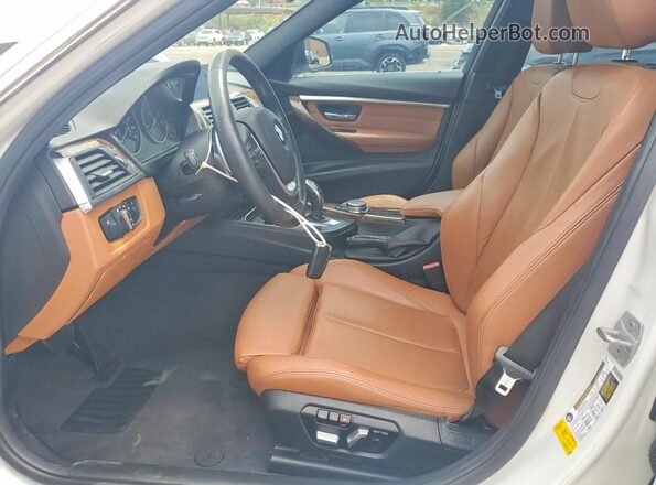 WBA8B9G37HNU52699 2017 BMW 3 SERIES Белый Вид панели приборов