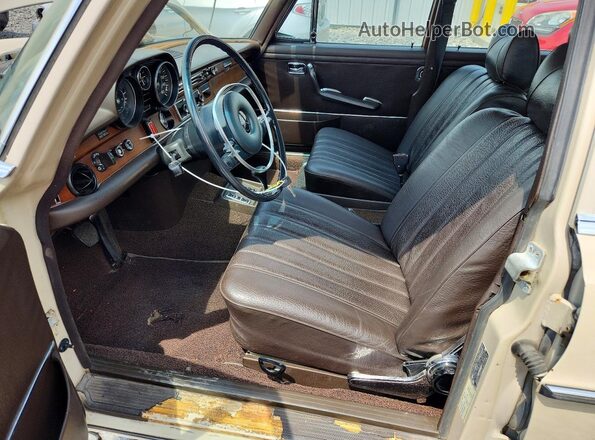 10806712012913 1972 MERCEDES-BENZ 280 Tan Вид панелі приладів