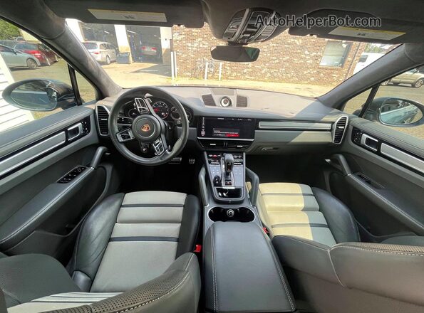 WP1AF2AY7LDA39117 2020 PORSCHE CAYENNE Blue Widok tylnych siedzeń