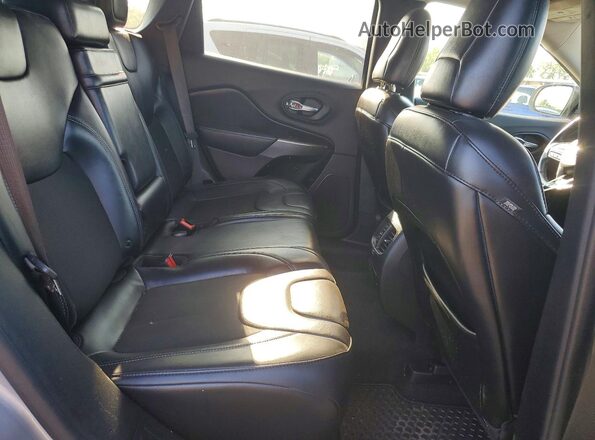 1C4PJMLX7KD372796 2019 JEEP CHEROKEE Silver Vista del compartimento del motor