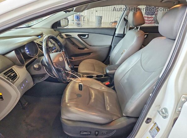 5NPDH4AE3GH668996 2016 HYUNDAI ELANTRA White Dashboard view