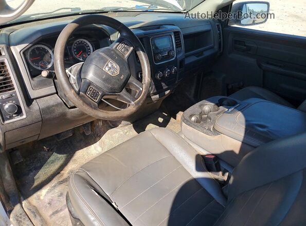 3C6JR6DT0HG787192 2017 RAM 1500 Белый Вид щитка приборов
